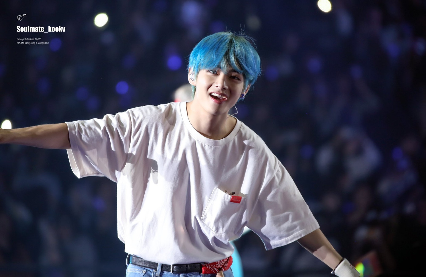 Trong cuộc phỏng vấn độc quyền của Jennie với ELLE Pháp, tạp chí khẳng định quản lý của Jennie và V đều đã xác nhận chuyện hẹn hò giữa hai thần tượng. &quot;Một chủ đề riêng tư khác thu hút hàng triệu lượt bình luận trên mạng xã hội chính là mối quan hệ lãng mạn giữa Jennie và V - một trong những thành viên của nhóm nhạc nam BTS. Mối tình đã được xác nhận bởi quản lý của cả hai bên&quot; – ELLE Pháp viết.