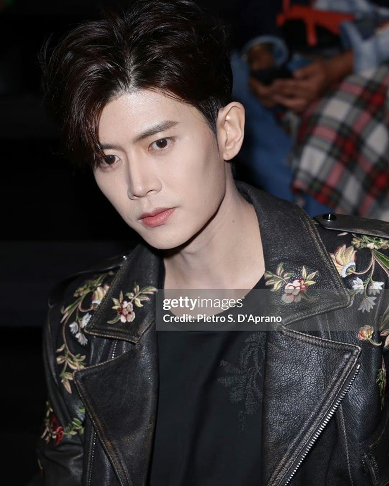 Nhậm Gia Luân khi chưa chỉnh sửa ảnh. Nhậm Gia Luân khi chưa chỉnh sửa ảnh.