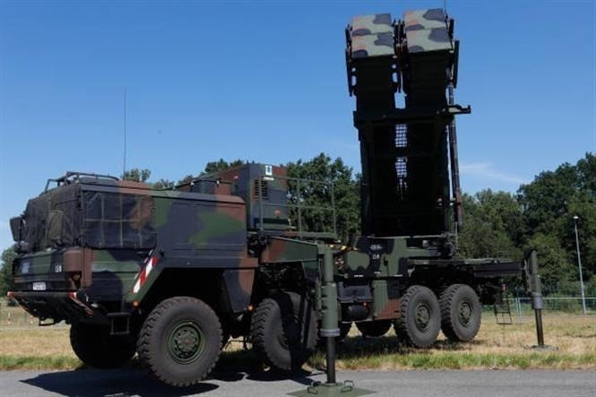Mỹ và các đồng minh đã cung cấp hệ thống phòng không Patriot cho Ukraine. Trong ảnh là hệ thống phòng không Patriot tại Schoenefeld, Đức. Ảnh: Getty Images/TTXVN