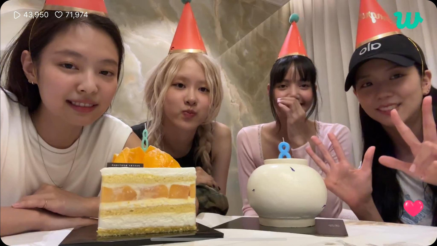 BlackPink gặp mặt đông đủ. BlackPink gặp mặt đông đủ.