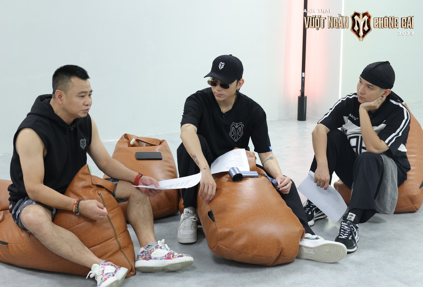 Công diễn 4 của Anh trai vượt ngàn chông gai bị lan truyền trên mạng. Soobin phải lên tiếng nhắc nhở fan. Công diễn 4 của Anh trai vượt ngàn chông gai bị lan truyền trên mạng. Soobin phải lên tiếng nhắc nhở fan.