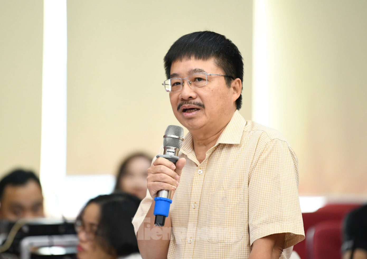 Nhà báo Vũ Tiến - nguyên Phó Tổng biên tập báo Tiền Phong. Nhà báo Vũ Tiến - nguyên Phó Tổng biên tập báo Tiền Phong.