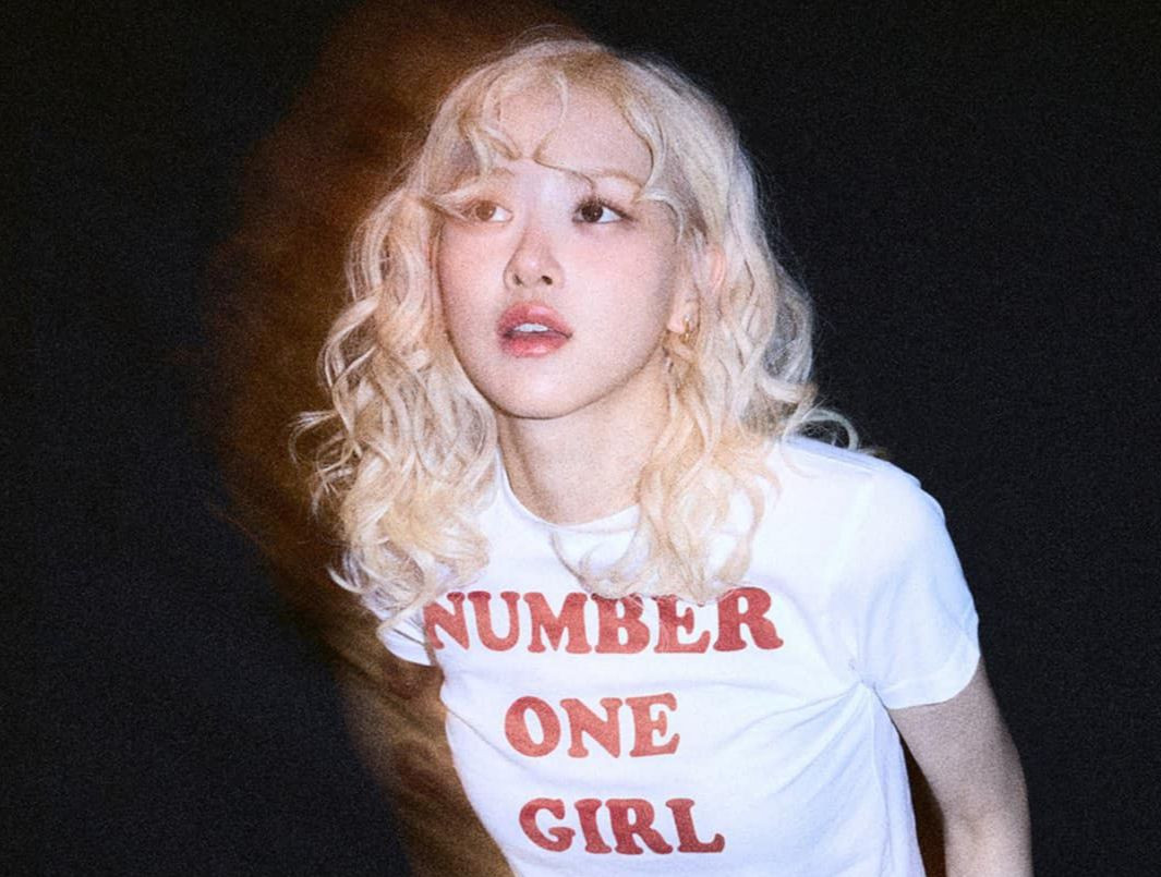 Rosé phát hành ca khúc thứ 2 trong album Rosie mang tên Number one girl. Rosé phát hành ca khúc thứ 2 trong album Rosie mang tên Number one girl.