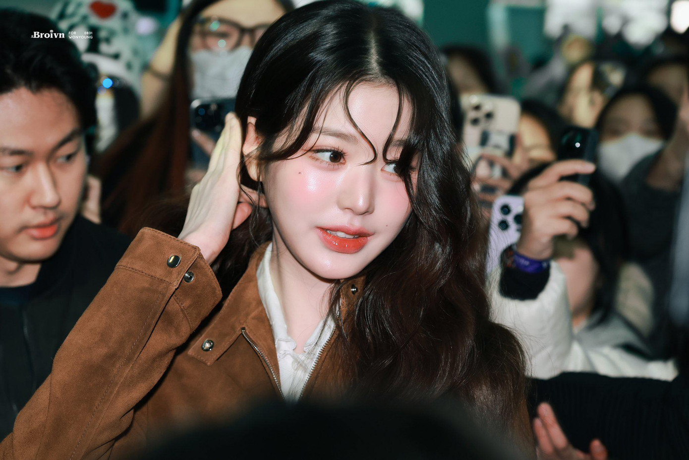 Tại Hàn Quốc, Jang Won Young đang là nghệ sĩ trẻ đắt show quảng cáo.