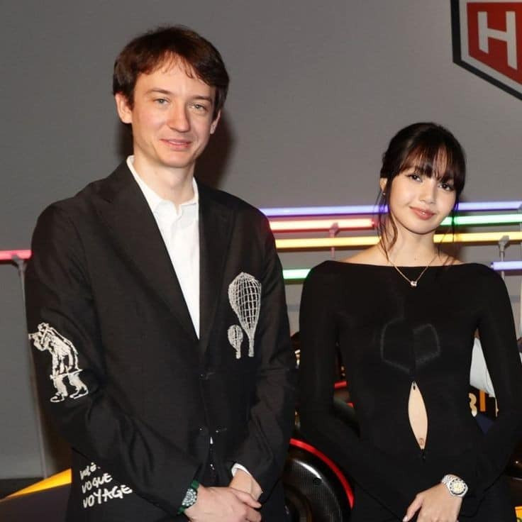 Nhân vật Mindy (váy xanh) - bạn trai Nicolas (ảnh trái) và Frédéric Arnault - Lisa.