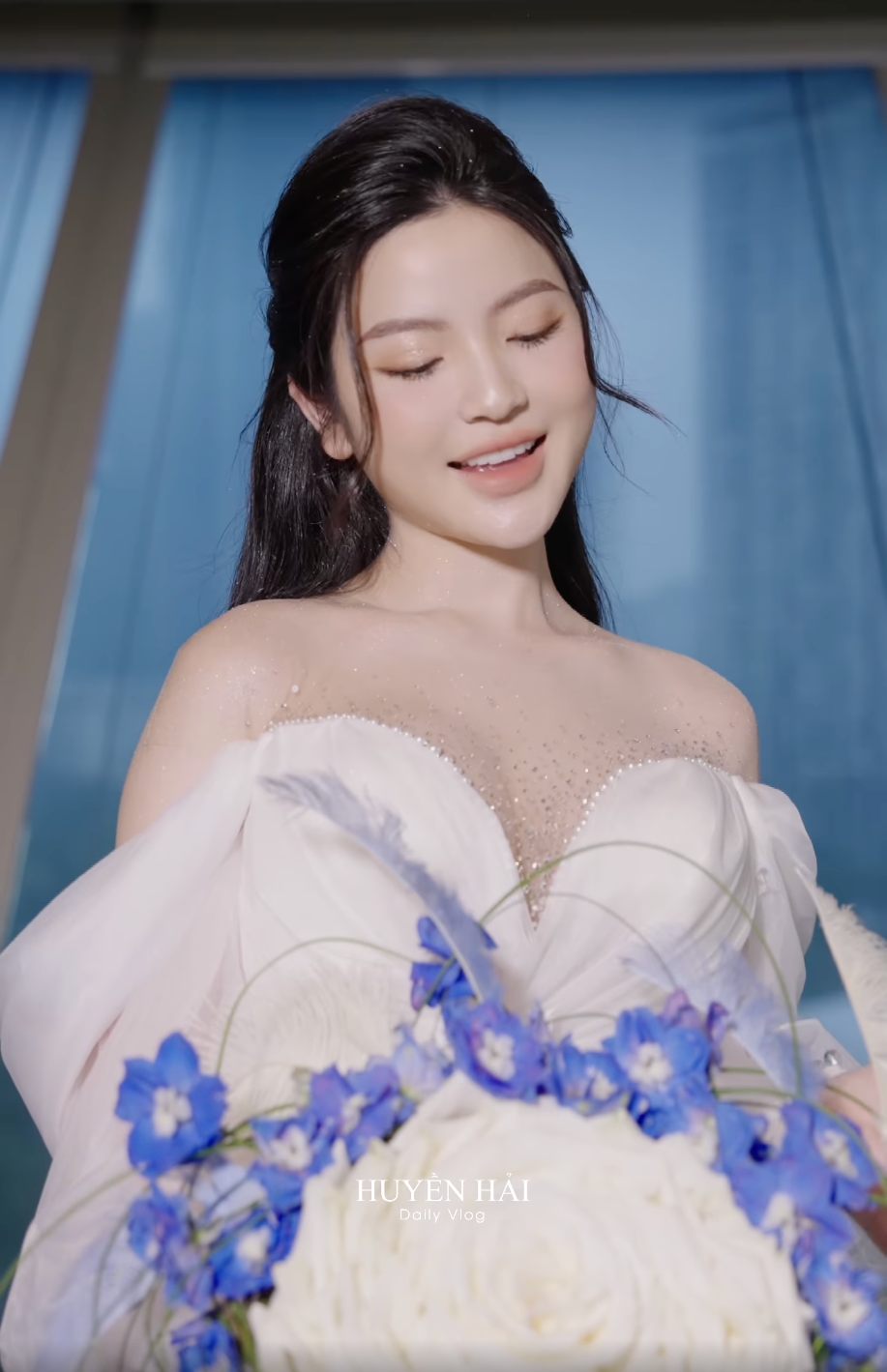 Bó hoa cưới độc đáo đang gây sốt mạng xã hội của cô dâu Chu Thanh Huyền. Ảnh: Chu Thanh Huyền.