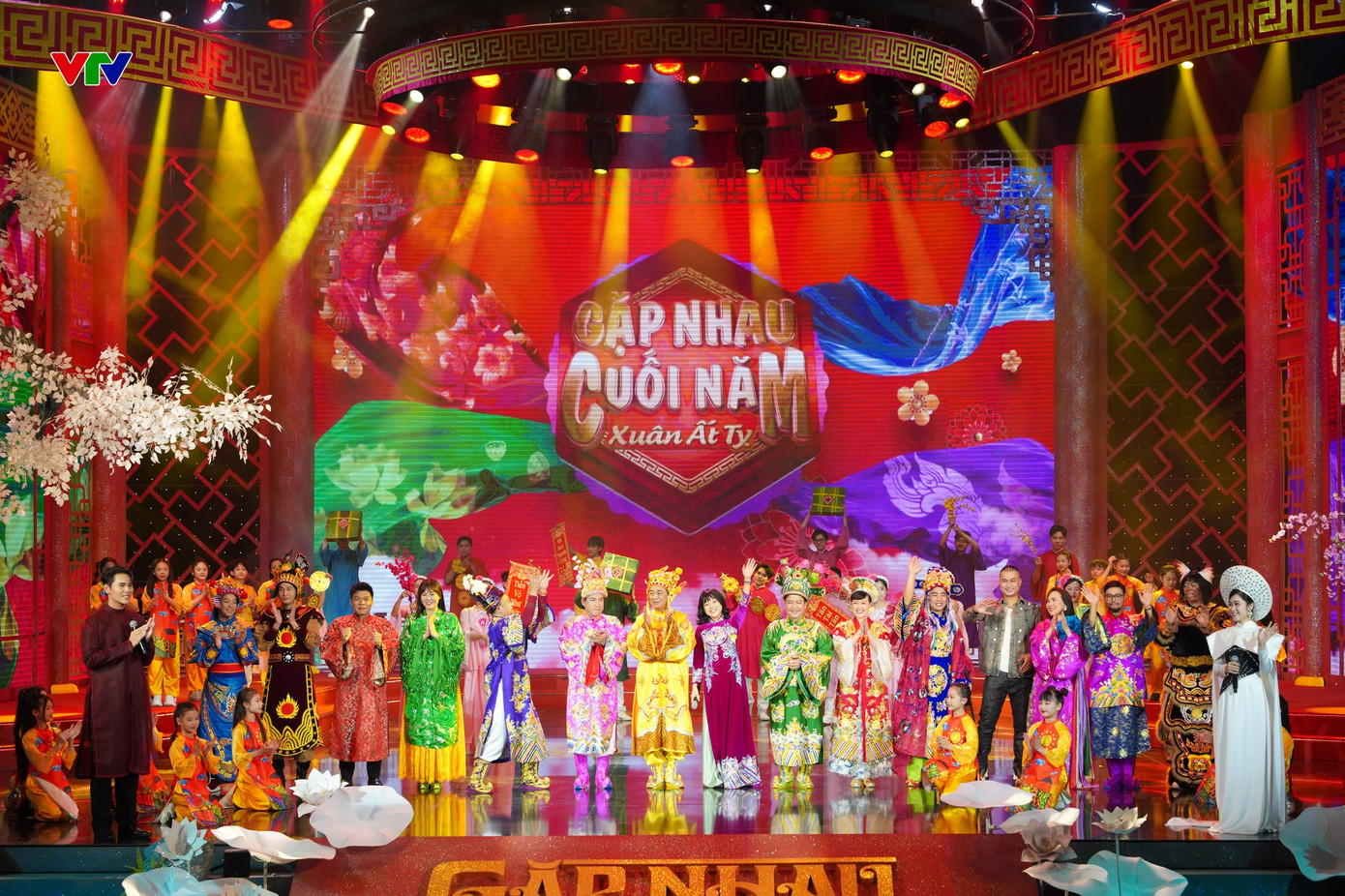 Táo Quân 2025 thu hàng chục tỷ đồng tiền quảng cáo. Táo Quân 2025 thu hàng chục tỷ đồng tiền quảng cáo.