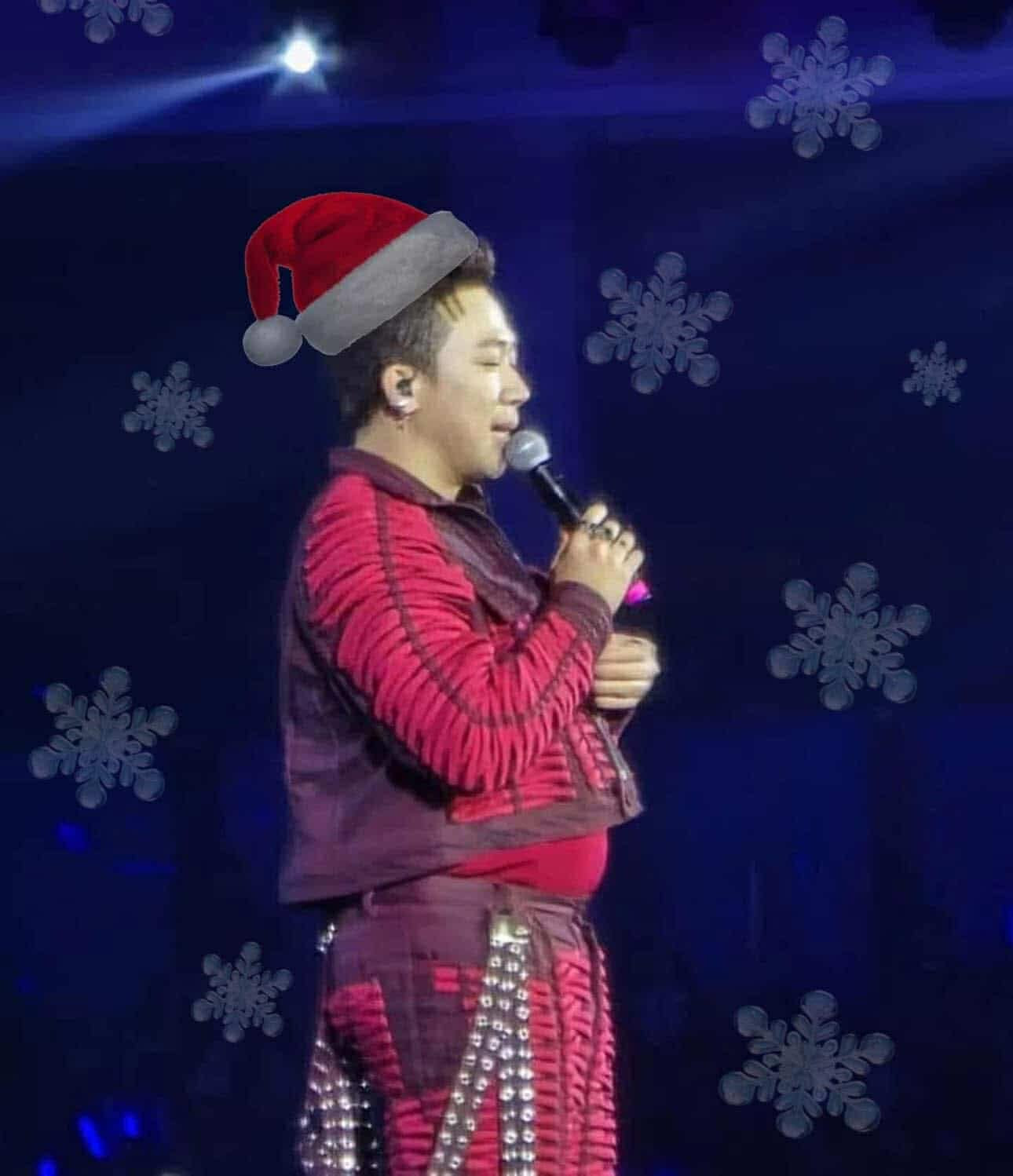 Trấn Thành tự đăng bức hình chế thành ông già Noel lộ "bụng mỡ". Trấn Thành tự đăng bức hình chế thành ông già Noel lộ "bụng mỡ".