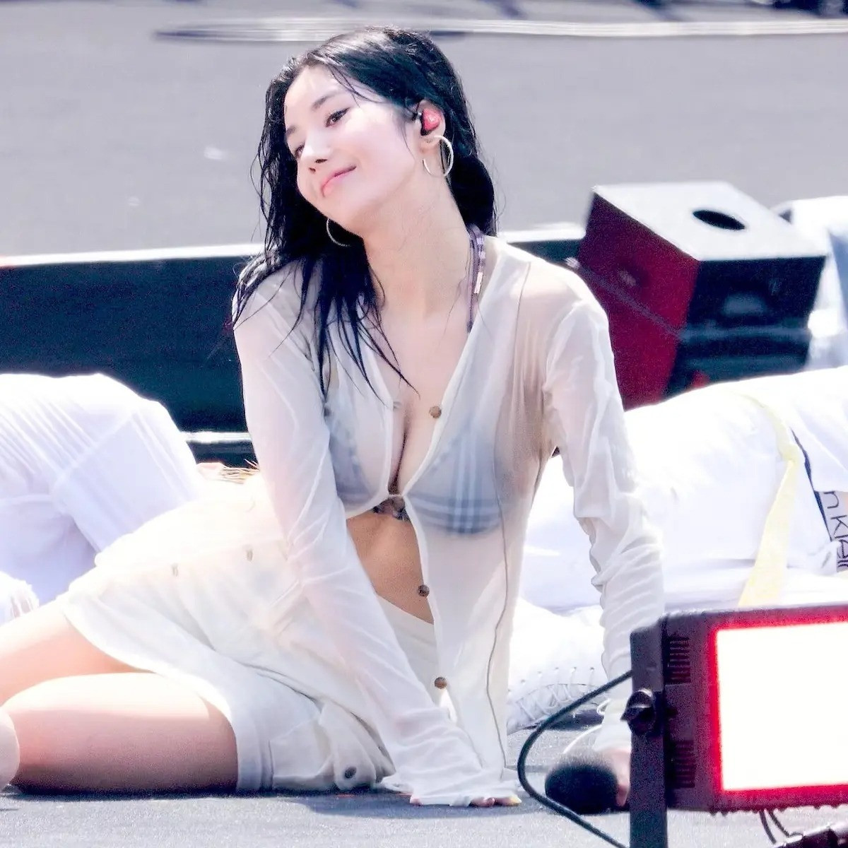 Kwon Eun Bi đổi đời sau những màn biểu diễn tại Waterbomb. Ảnh: X, Pinterest.