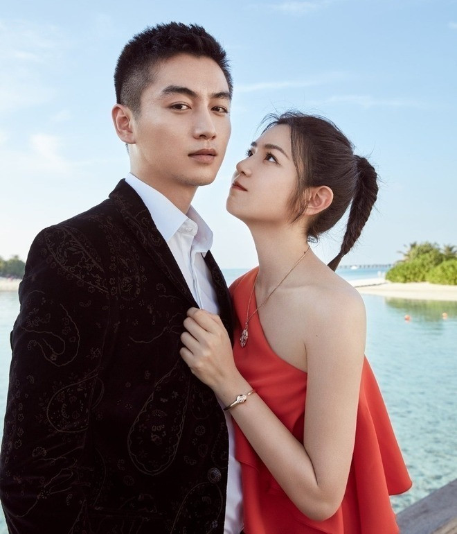 Chứng kiến hành trình hôn nhân của cả hai, nhiều người khán giả tiếc nuối: &quot;Không quá bất ngờ vì tin đồn đã có từ lâu. Đám cưới của họ từng ngọt ngào vậy mà&quot;, &quot;Úp mở cuối cùng cũng là thật. Rốt cuộc ngôn tình showbiz chỉ để tham khảo&quot;, &quot;Ngọt ngào đến mấy cũng tan thành mây&quot;...