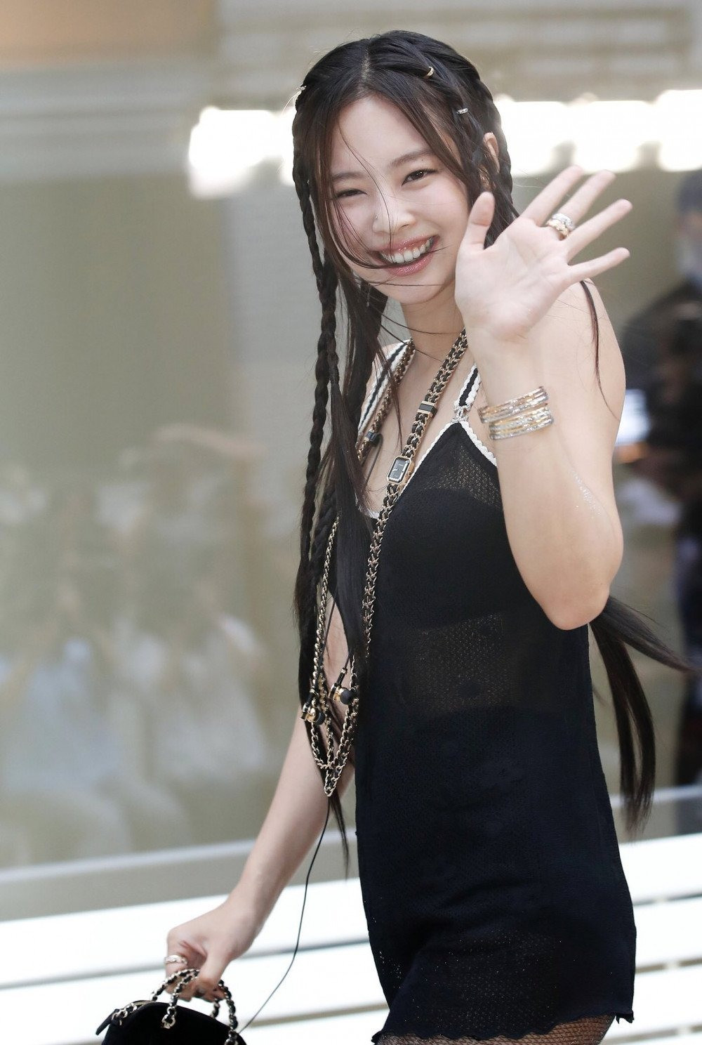 Jennie mặc váy ngắn, xuyên thấu dự sự kiện. Jennie mặc váy ngắn, xuyên thấu dự sự kiện.