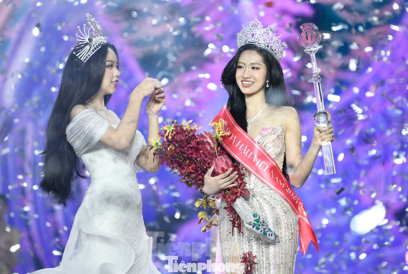 Khoảnh khắc pháo giấy bay rợp sân khấu tạo nên khung cảnh lung linh cho tân Hoa hậu Việt Nam 2024.