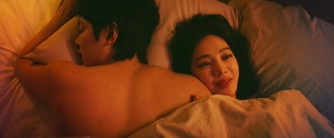 Phim mở đầu bằng cảnh nóng, tình tiết lan man, bị chê gây buồn ngủ. Phim mở đầu bằng cảnh nóng, tình tiết lan man, bị chê gây buồn ngủ.