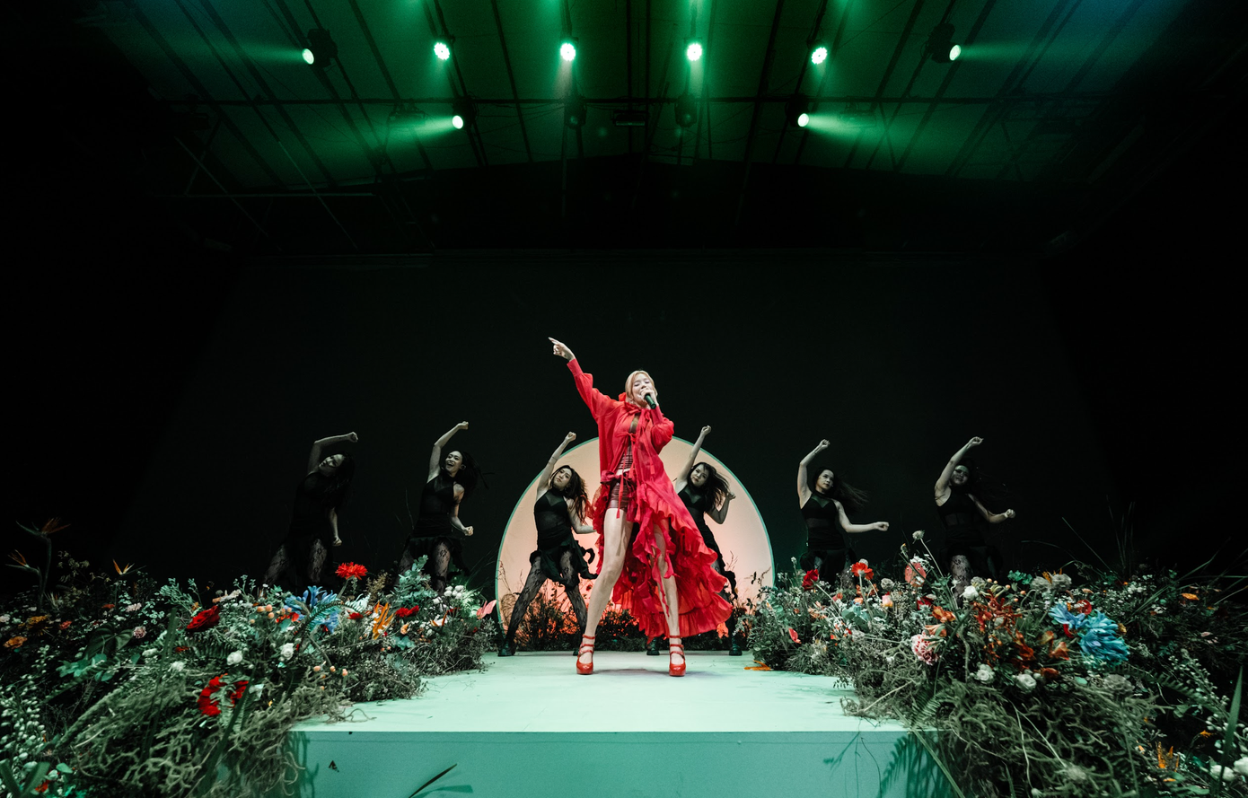 Nữ ca sĩ luyện tập 2 tháng chuẩn bị cho showcase.