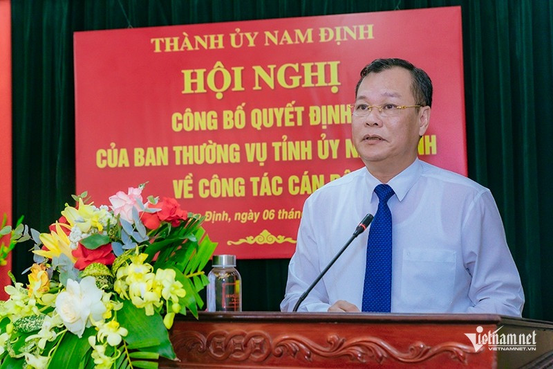 Ông Lê Quốc Chỉnh - Phó Bí thư Thường trực Tỉnh ủy, Chủ tịch HĐND tỉnh Nam Định phát biểu tại hội nghị. Ông Lê Quốc Chỉnh - Phó Bí thư Thường trực Tỉnh ủy, Chủ tịch HĐND tỉnh Nam Định phát biểu tại hội nghị.