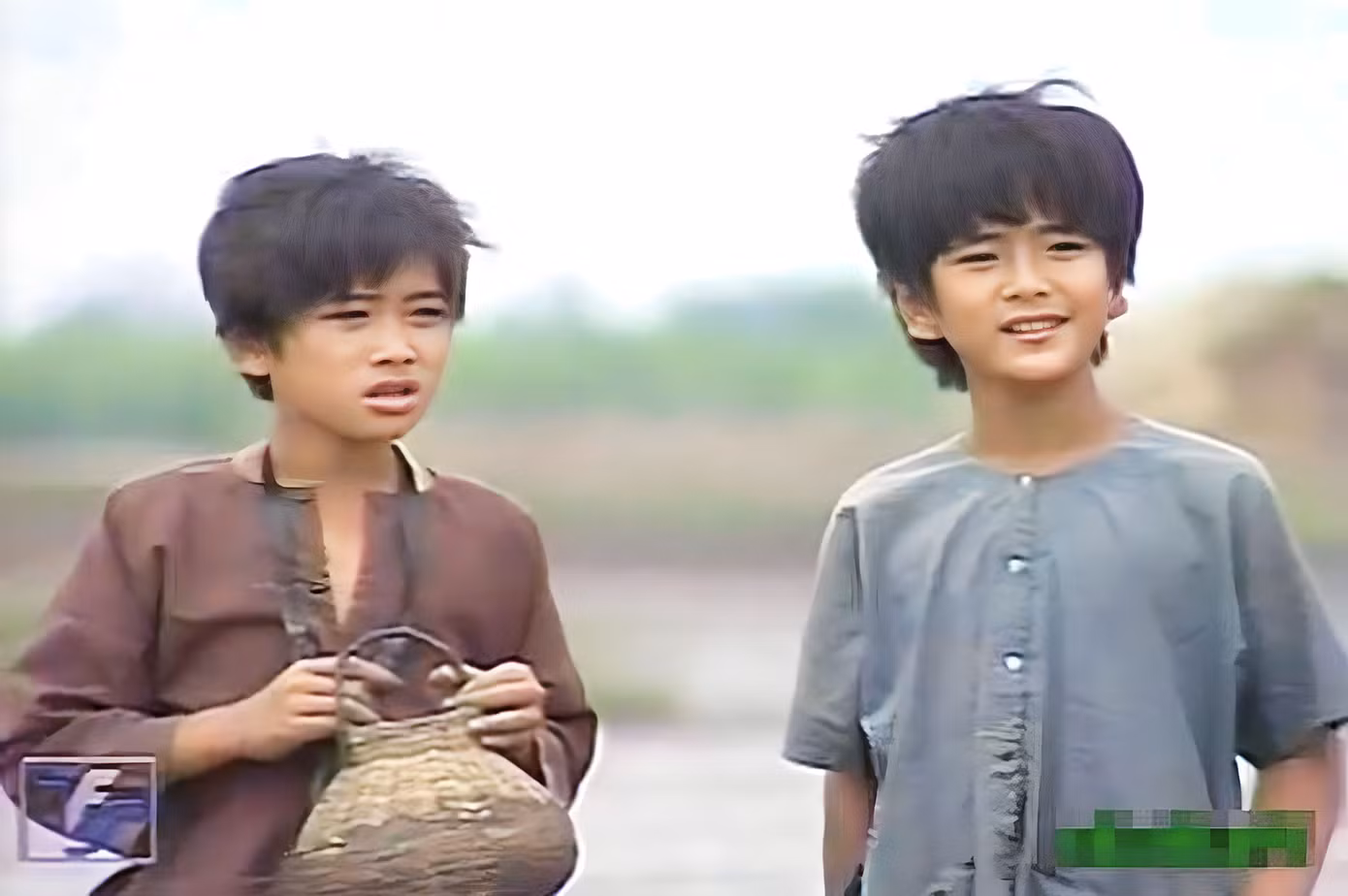 "Bé An" Hùng Thuận, "thằng Cò" Phùng Ngọc "Đất phương Nam" năm 1997. "Bé An" Hùng Thuận, "thằng Cò" Phùng Ngọc "Đất phương Nam" năm 1997.