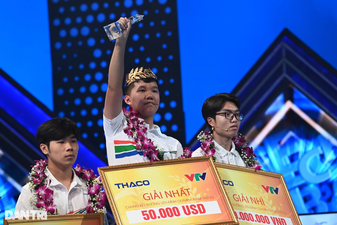 Nguyên Vũ khâm phục đàn em Xuân Mạnh ở tinh thần chiến đấu vững vàng (Ảnh: Mạnh Quân). Nguyên Vũ khâm phục đàn em Xuân Mạnh ở tinh thần chiến đấu vững vàng (Ảnh: Mạnh Quân).