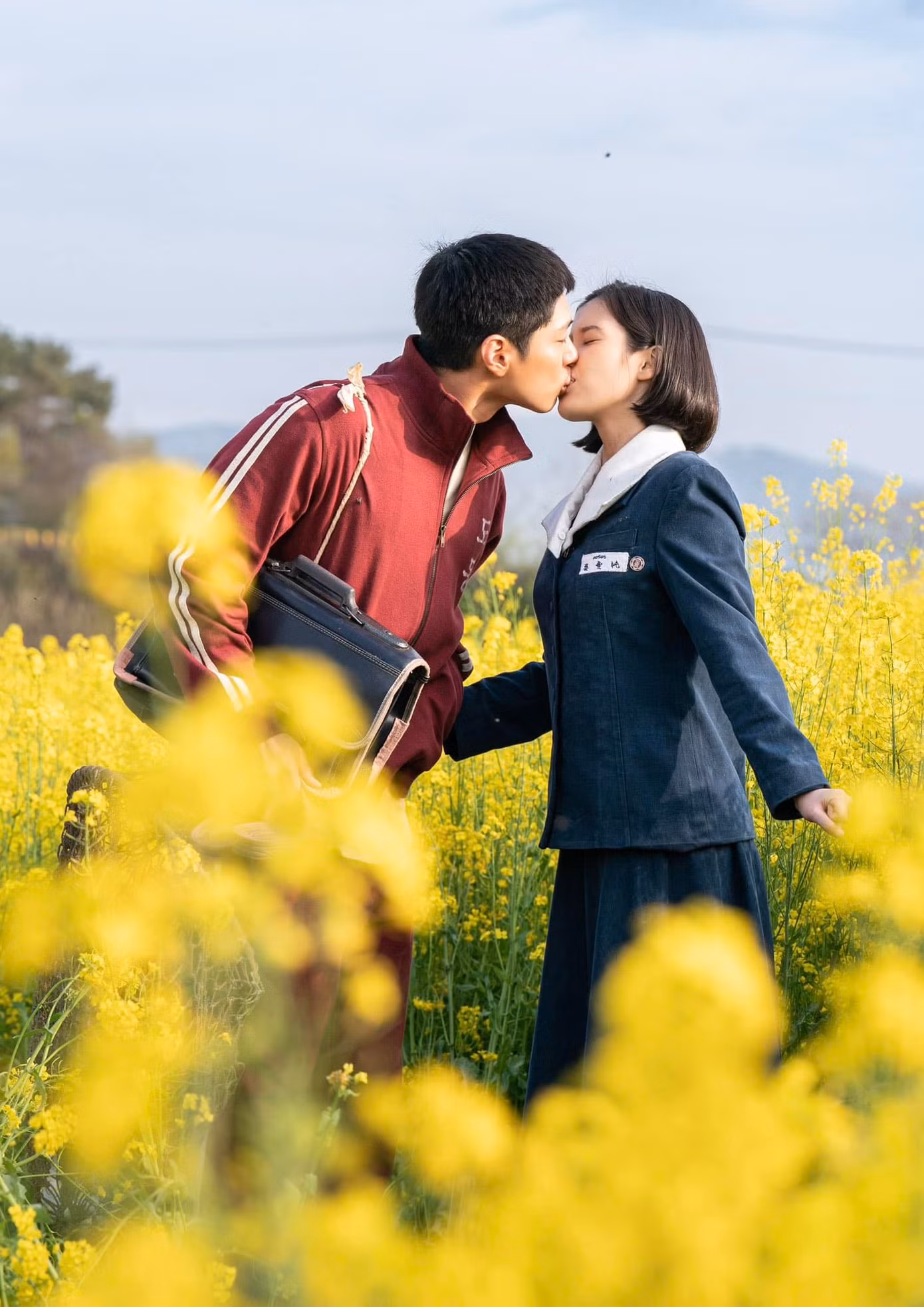 Màn kết hợp ăn ý giữa IU và Park Bo Gum khiến phim "bùng nổ".