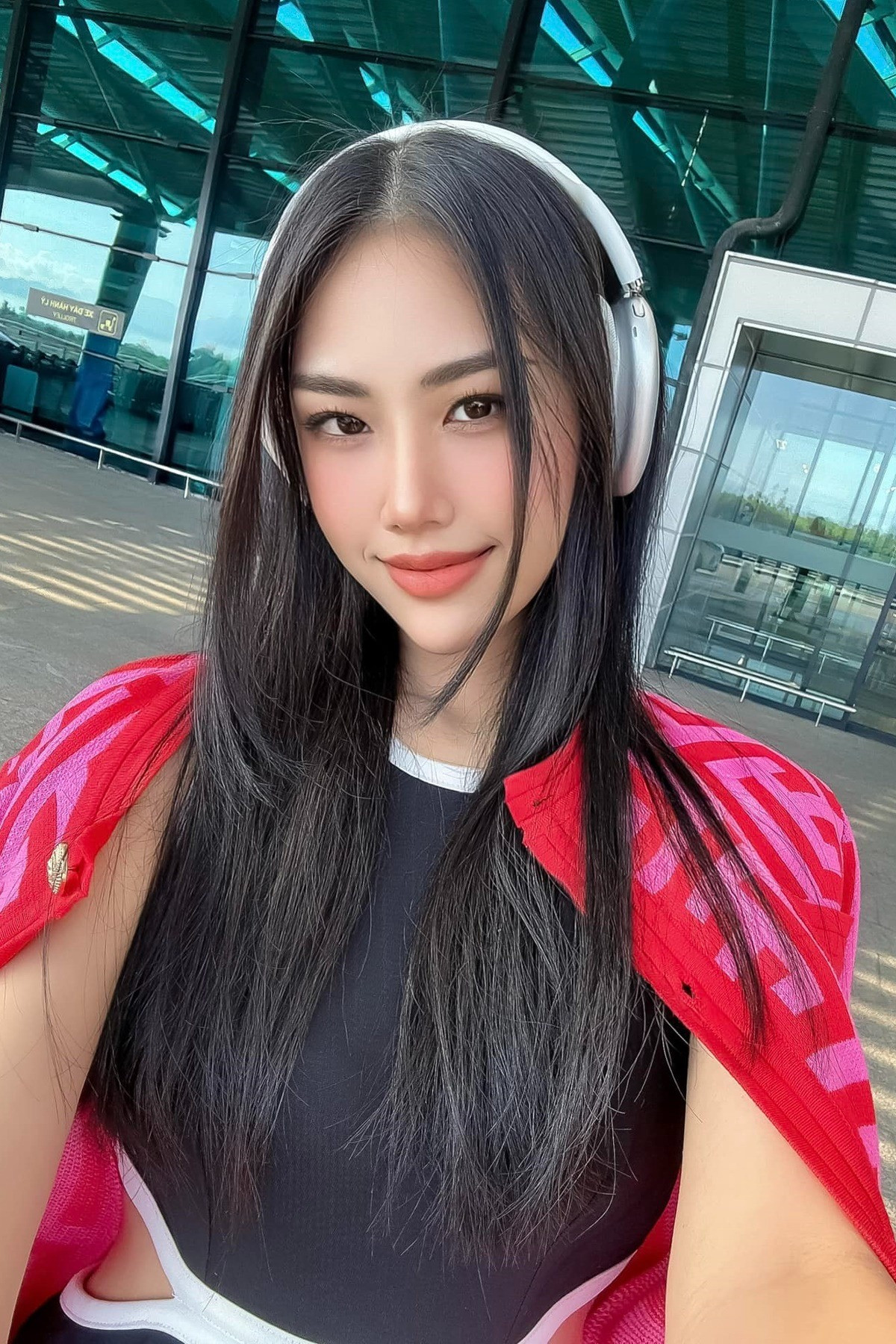 Ở tuổi 28, cô được khen sắc vóc thanh mảnh và không ngần ngại đăng nhiều bộ ảnh khoe hình thể.