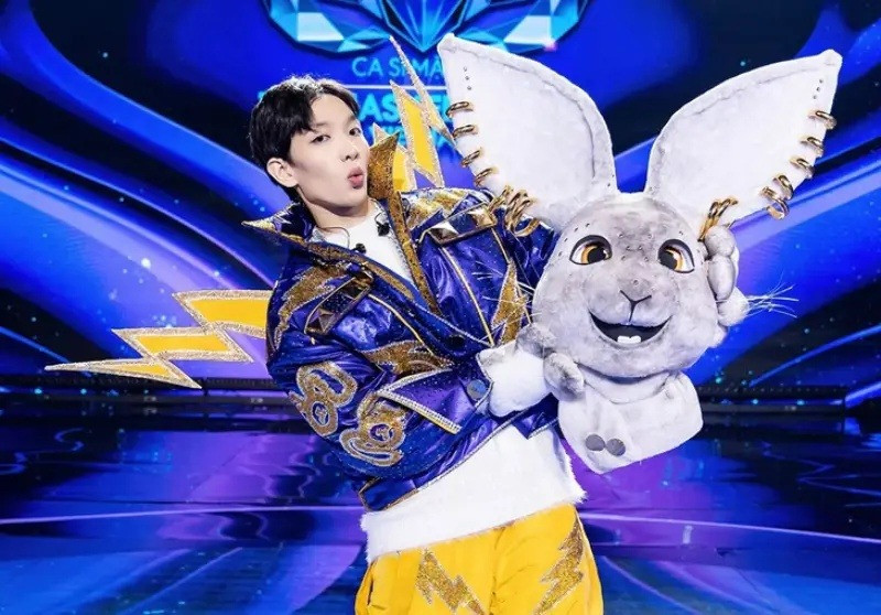 Ca sĩ Hoàng Dũng và ca sĩ Dương Hoàng Yến đều đã bị loại ở Ca sĩ mặt nạ. Ca sĩ Hoàng Dũng và ca sĩ Dương Hoàng Yến đều đã bị loại ở Ca sĩ mặt nạ.