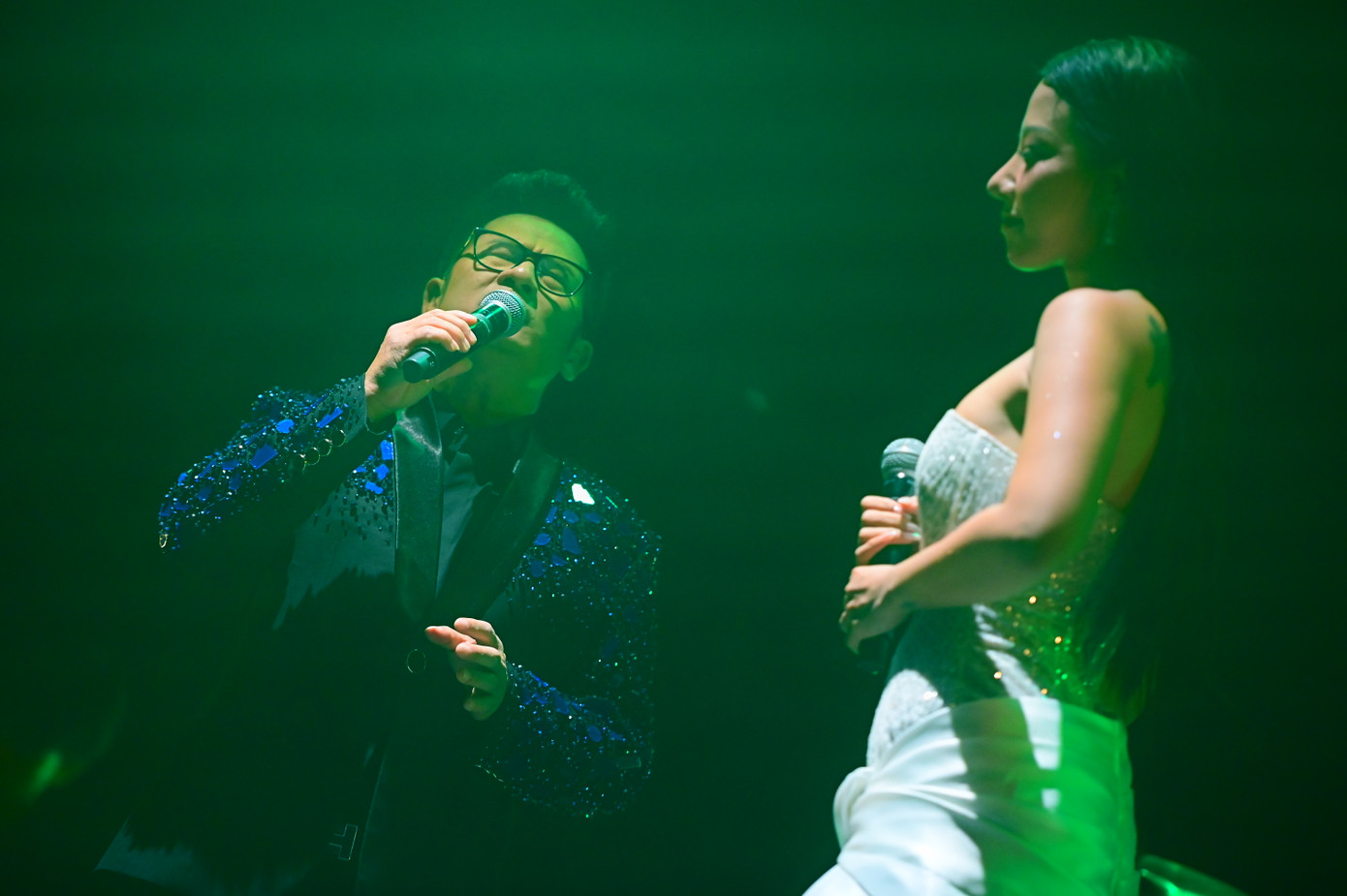 Đêm nhạc của giọng ca Nơi tình yêu bắt đầu có giá vé cao hơn gấp 2-3 lần so với show trước đó của Văn Mai Hương. Bằng Kiều hướng đến phân khúc khán giả trung niên.