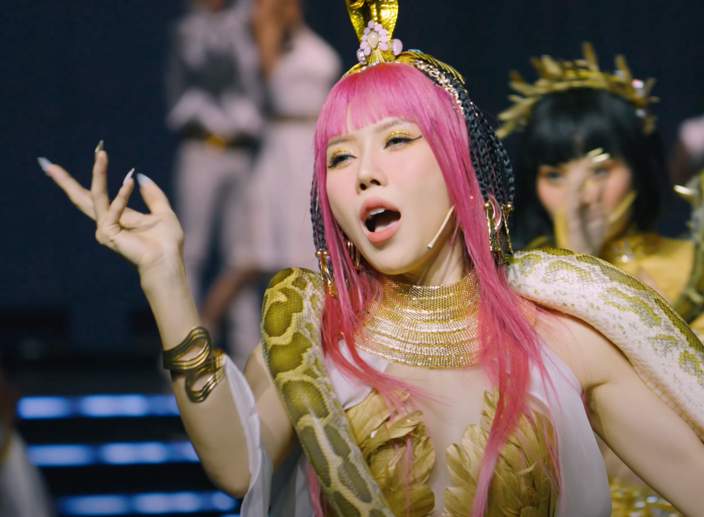 Trang Pháp là chị đẹp toàn năng, chiếm được sự yêu thích, ủng hộ của khán giả.