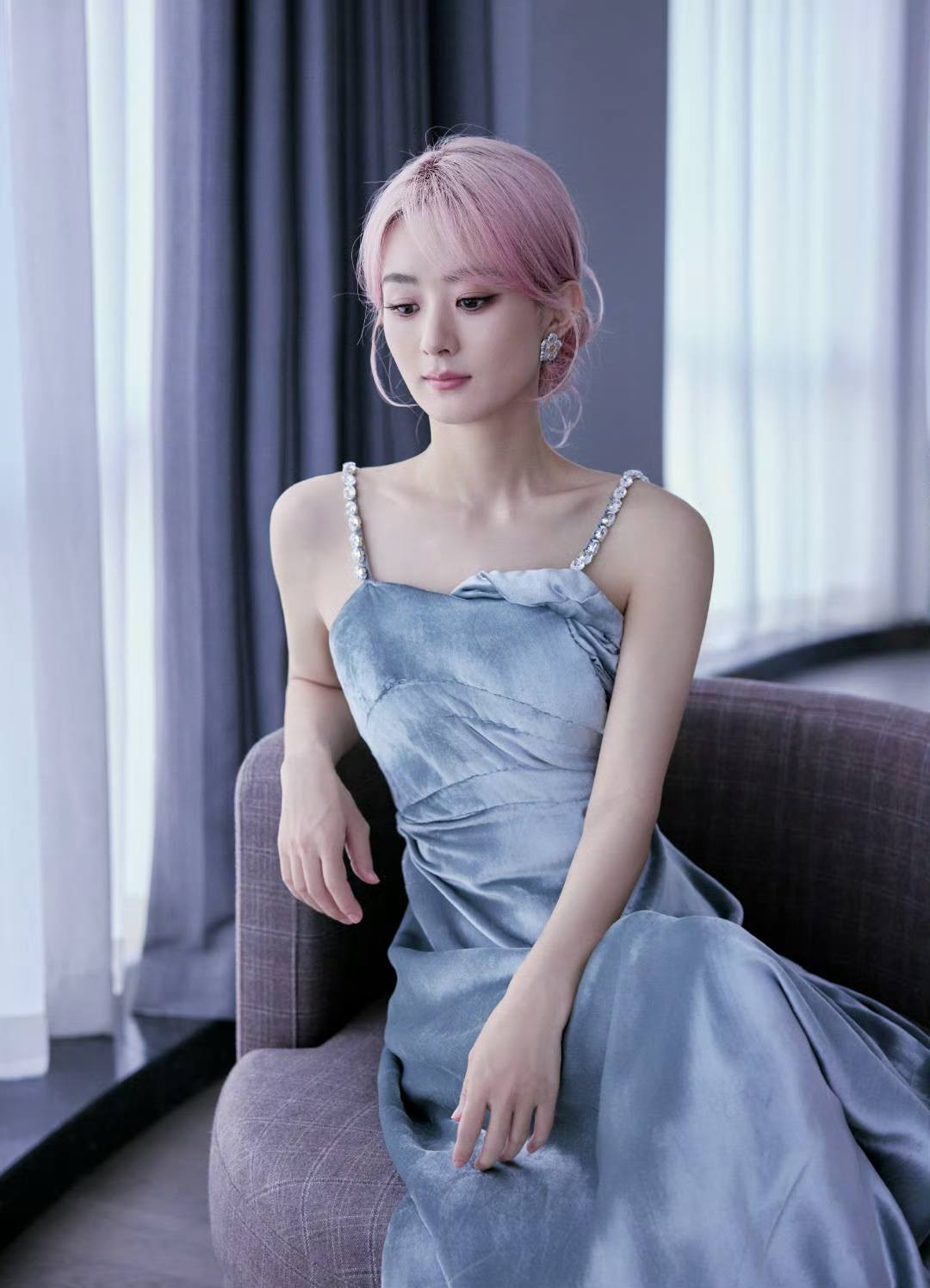 Triệu Lệ Dĩnh dần mất điểm vì phát ngôn tranh cãi.