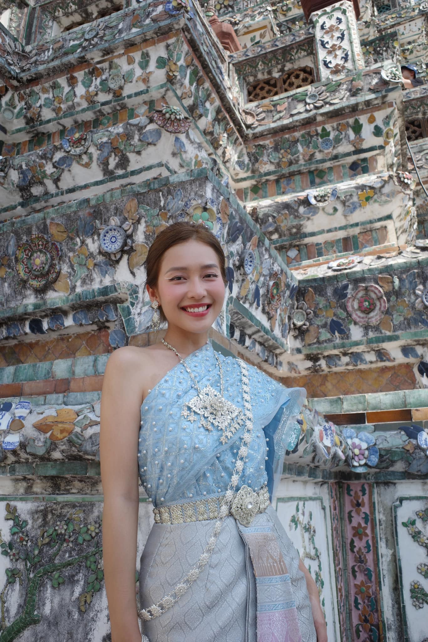 Khả Ngân dành thời gian du lịch Thái Lan trong dịp nghỉ lễ 30/4-1/5. Nữ diễn viên nói thời tiết ở Thái rất nóng nực, nhưng cô hợp khẩu vị, tăng 3 kg trong chuyến đi. Sau thời gian tham gia nhiều phim VFC, Khả Ngân tạm thời chưa thông báo về dự án mới.