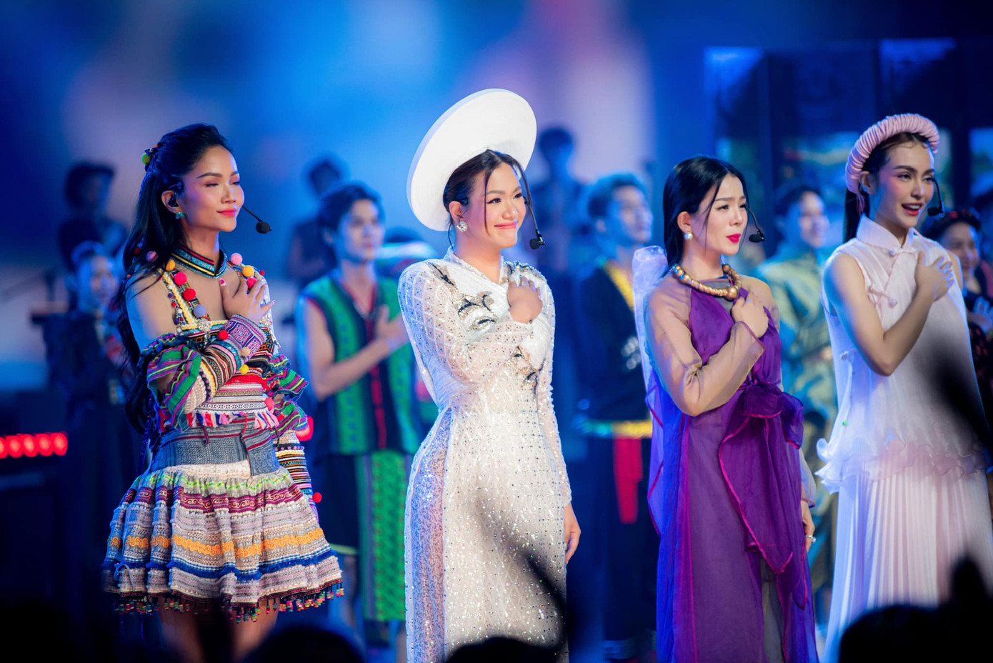 Phương Vy từng tự ti khi tham gia Chị đẹp đạp gió rẽ sóng. Phương Vy từng tự ti khi tham gia Chị đẹp đạp gió rẽ sóng.