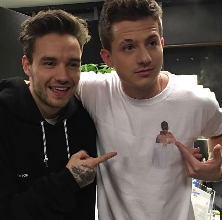 Charlie Puth (phải) cùng Liam Payne.
