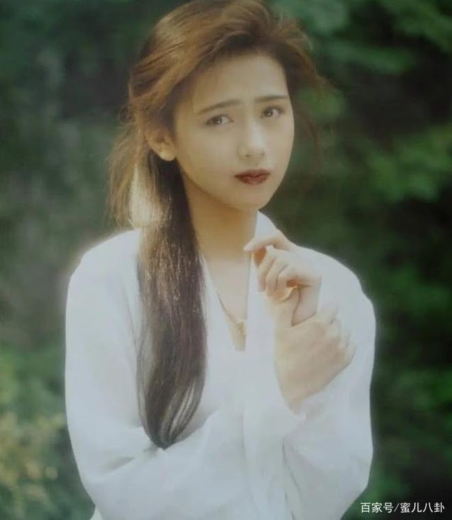 Kudo Shizuka là mỹ nhân tài sắc vẹn toàn không kém cạnh chồng. Kudo Shizuka là mỹ nhân tài sắc vẹn toàn không kém cạnh chồng.