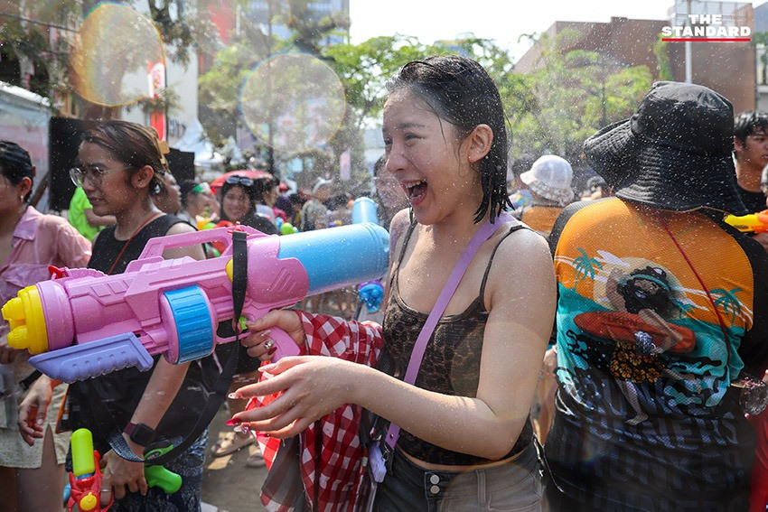 Ông Natthakit Tangpoonsinthana, Chủ tịch Bộ phận Tiếp thị, Công ty TNHH Central Pattana Public cho biết việc tổ chức sự kiện giải trí Songkran đẳng cấp thế giới nhằm giúp kích thích nền kinh tế Thái Lan và đưa Lễ hội Songkran của Thái Lan trở thành sự kiện hàng đầu.