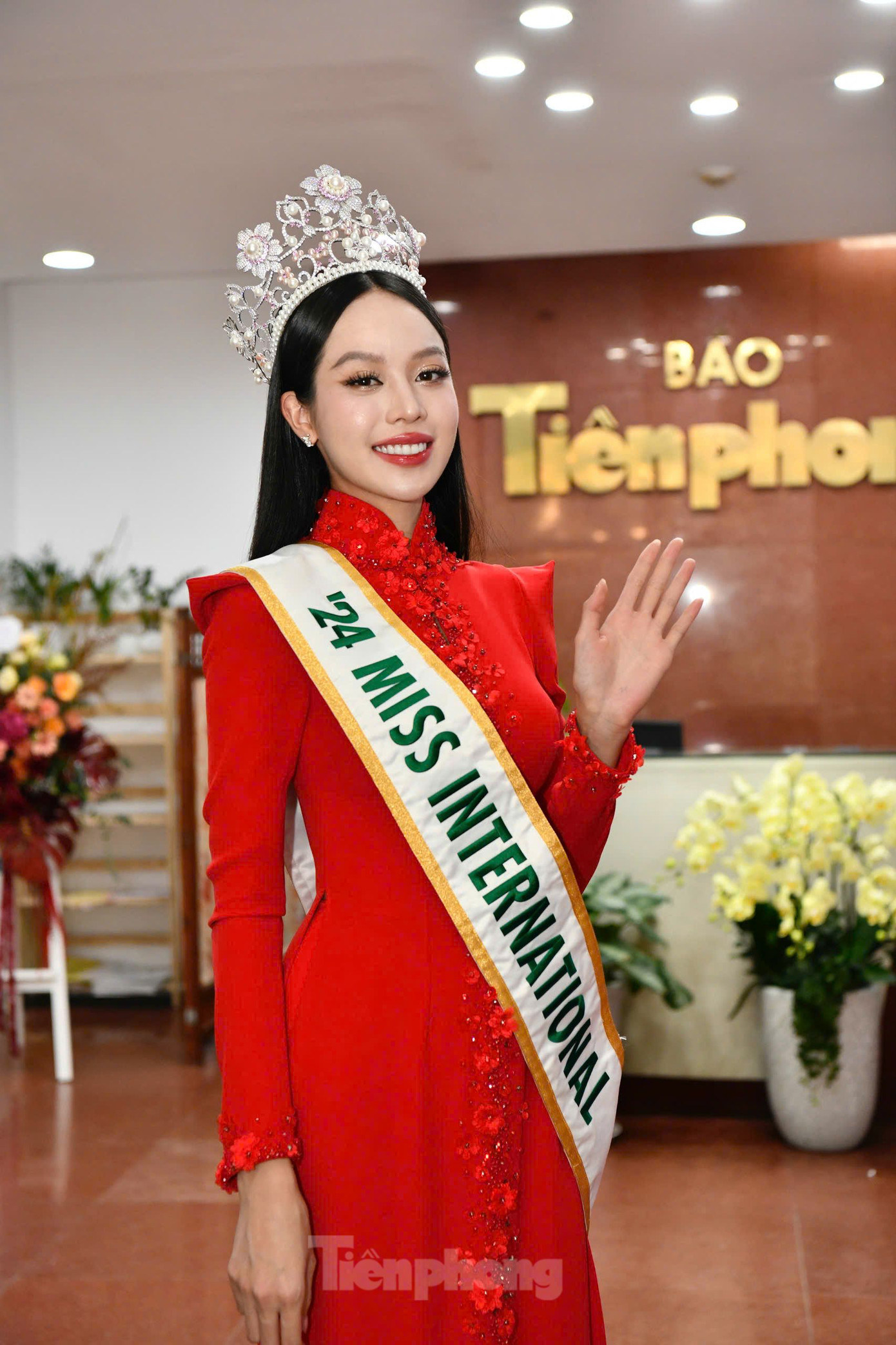 Hoa hậu Thanh Thủy tại trụ sở báo Tiền Phong tại Hà Nội. Ảnh: Trọng Tài. Hoa hậu Thanh Thủy tại trụ sở báo Tiền Phong tại Hà Nội. Ảnh: Trọng Tài.