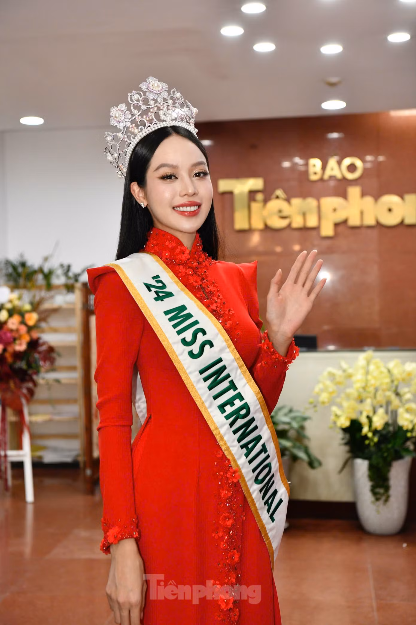 Hoa hậu Thanh Thủy tại trụ sở báo Tiền Phong tại Hà Nội. Ảnh: Trọng Tài.