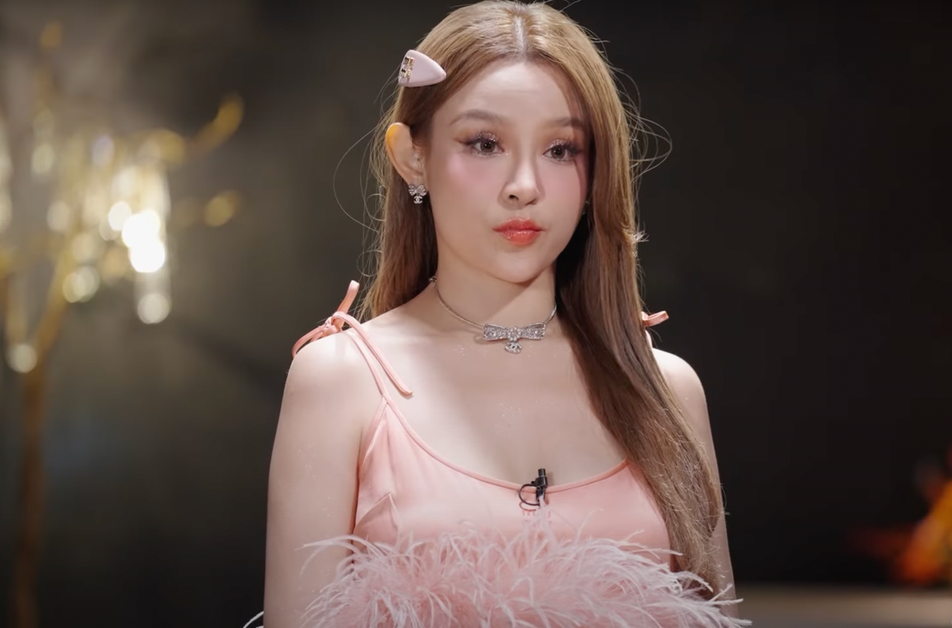 Trang Pháp khóc nức nở khi Huyền Baby bị loại. Dàn chị đẹp như Mỹ Linh, Lan Ngọc đánh giá cao tài năng của cựu hot girl.