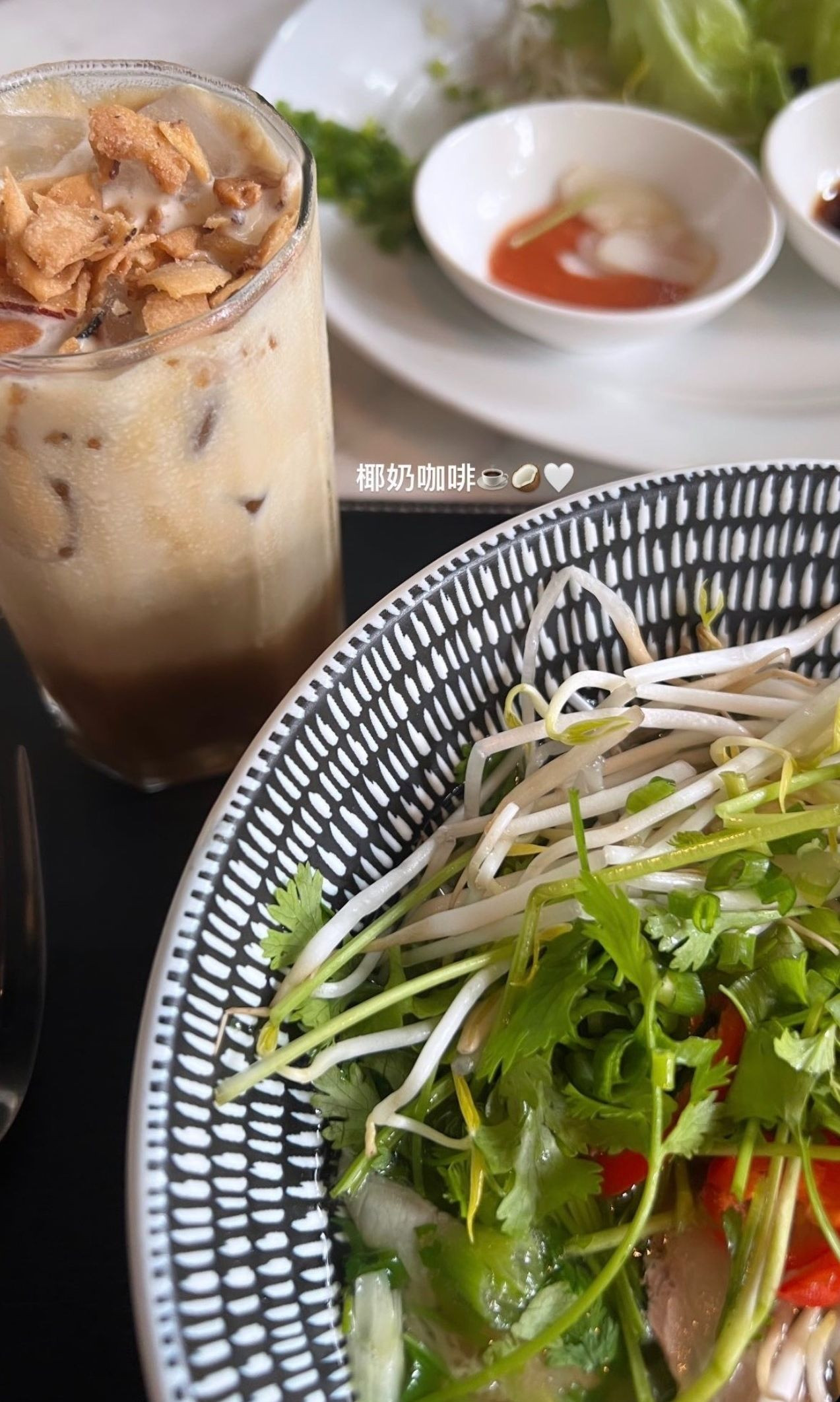 “Chào buổi sáng”, “Ở Việt Nam” - Lâm Chí Dĩnh chia sẻ hình ảnh với fan trong chuyến du lịch đến Việt Nam. Ảnh: Weibo/@kellymermaidchen. “Chào buổi sáng”, “Ở Việt Nam” - Lâm Chí Dĩnh chia sẻ hình ảnh với fan trong chuyến du lịch đến Việt Nam. Ảnh: Weibo/@kellymermaidchen.