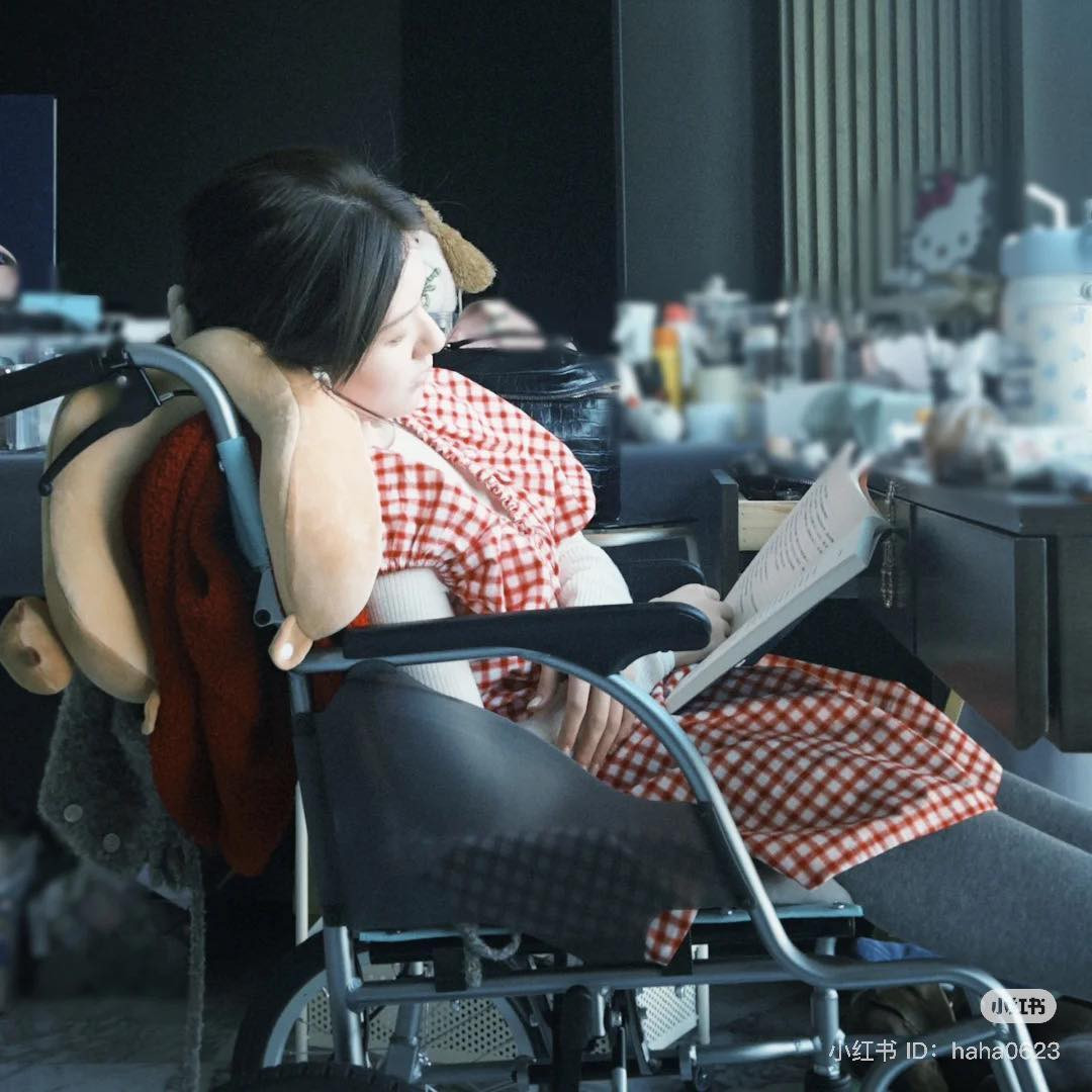 Nữ diễn viên đang điều trị tích cực. Bạn thân xác nhận Triệu Lộ Tư bắt đầu tập luyện phục hồi chức năng, có thể nói chuyện trở lại. Nữ diễn viên đang điều trị tích cực. Bạn thân xác nhận Triệu Lộ Tư bắt đầu tập luyện phục hồi chức năng, có thể nói chuyện trở lại.