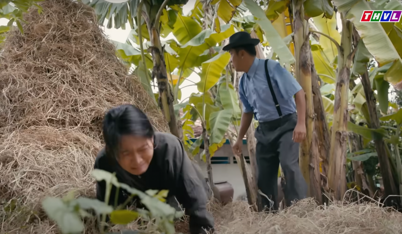 Phân đoạn Hường (Văn Phượng đóng) bị Hai Tài (Đình Hiếu thủ vai) cưỡng bức. Phân đoạn Hường (Văn Phượng đóng) bị Hai Tài (Đình Hiếu thủ vai) cưỡng bức.