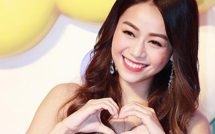 Diễn viên, Á hậu Huỳnh Tâm Dĩnh thông báo rời khỏi showbiz, chuyển hướng làm blogger du lịch.