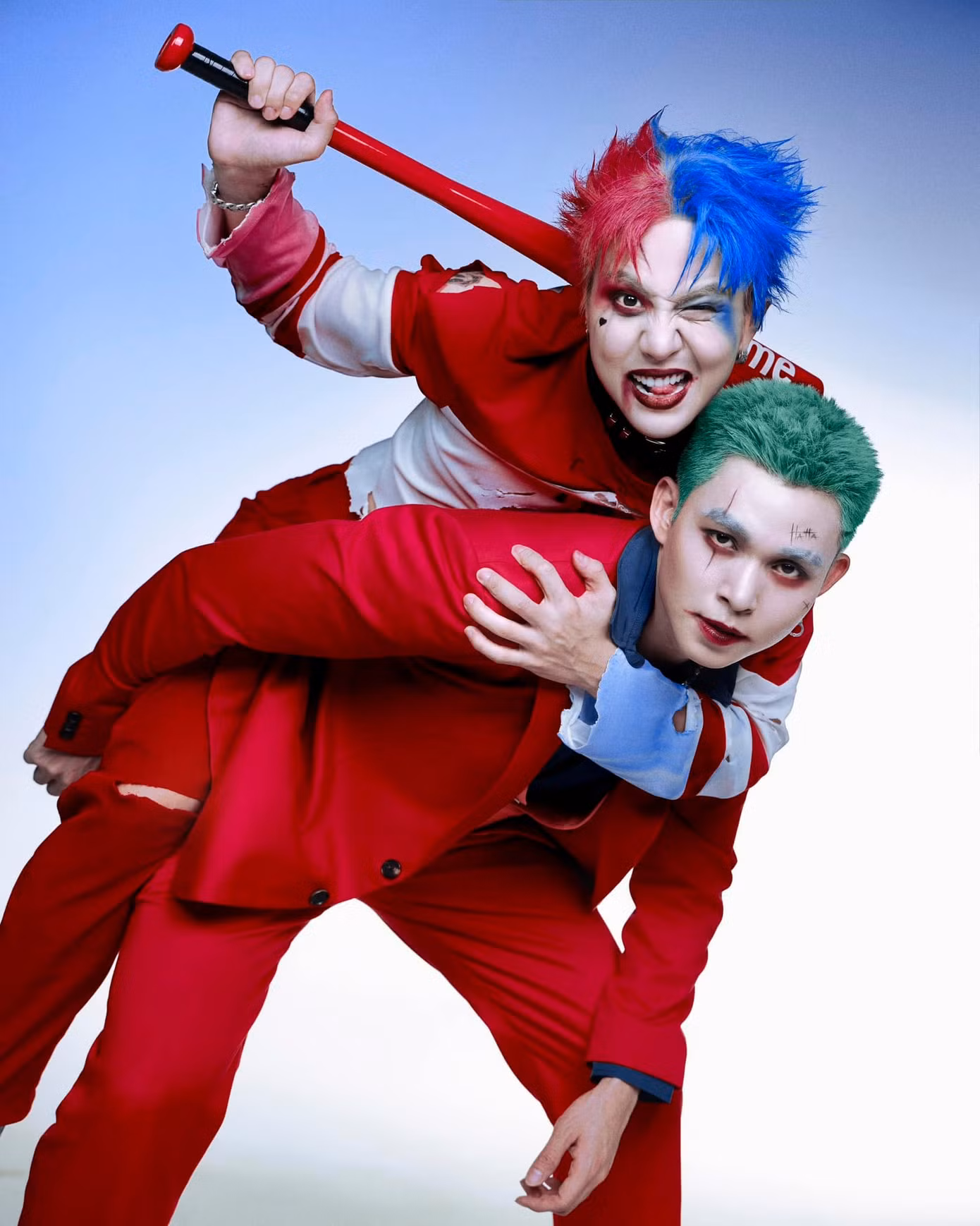 Bộ ảnh ấn tượng của Jun Phạm và Duy Khánh (vai Harley Quinn) nhận được sự khen ngợi của khán giả.