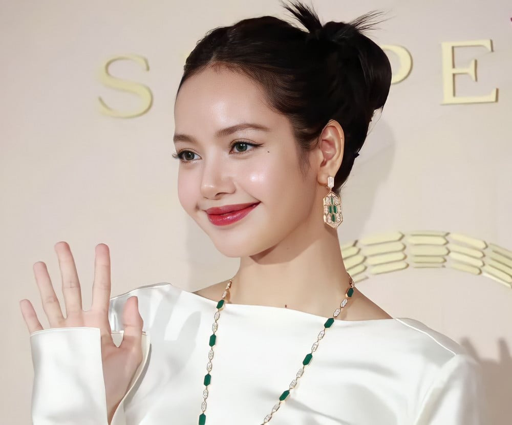 Lisa được cho là dành một tuần ở Pháp đón sinh nhật bạn trai tin đồn Frédéric Arnault.