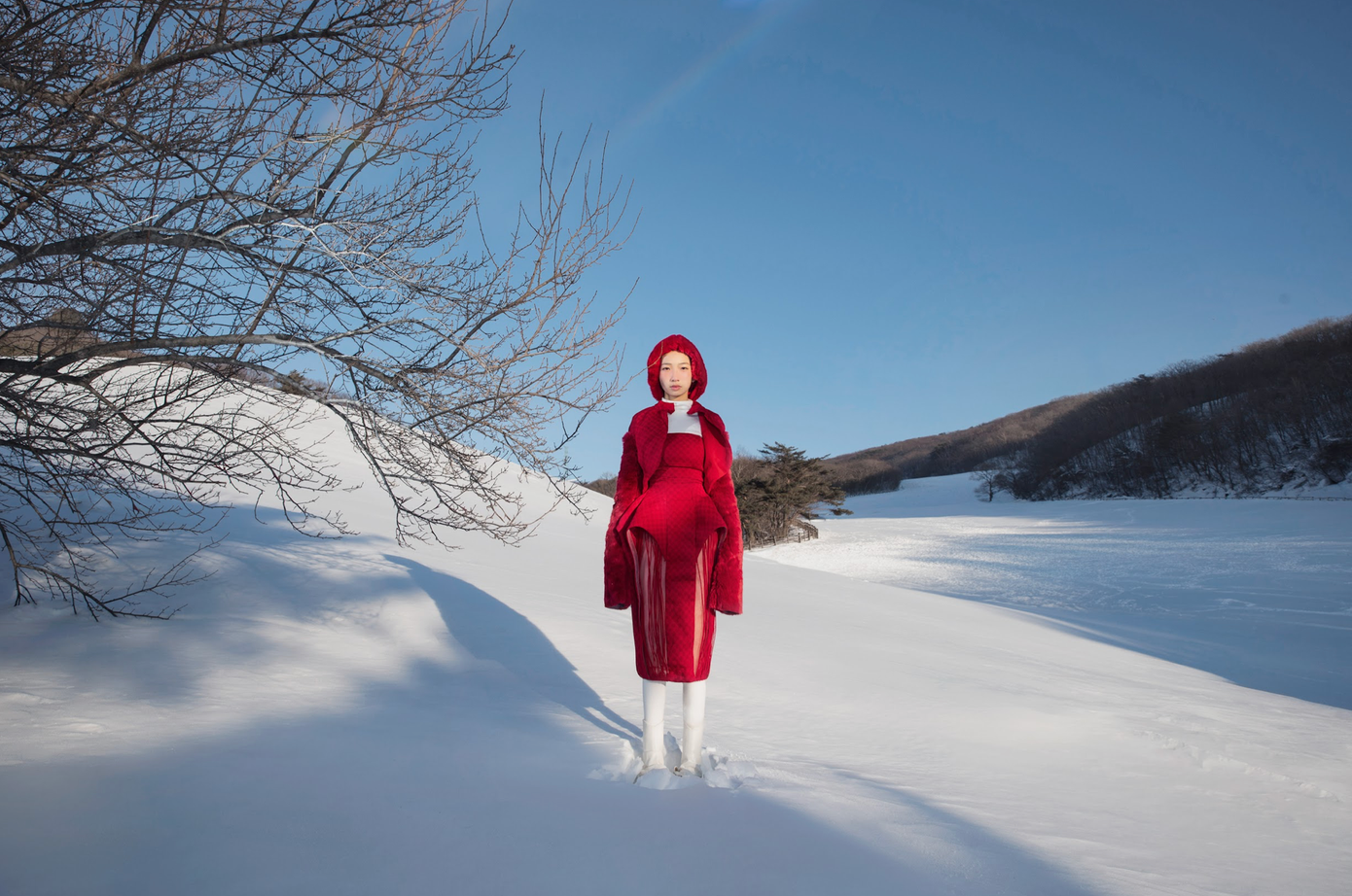 Dự án lớn lần này được bắt tay hợp tác bởi những tên tuổi hàng đầu Việt Nam trong làng thời trang: Xuanlan’s Academy, Kiếng Cận Studio, Trần Film và Kyo Phan. Dự án lớn lần này được bắt tay hợp tác bởi những tên tuổi hàng đầu Việt Nam trong làng thời trang: Xuanlan’s Academy, Kiếng Cận Studio, Trần Film và Kyo Phan.