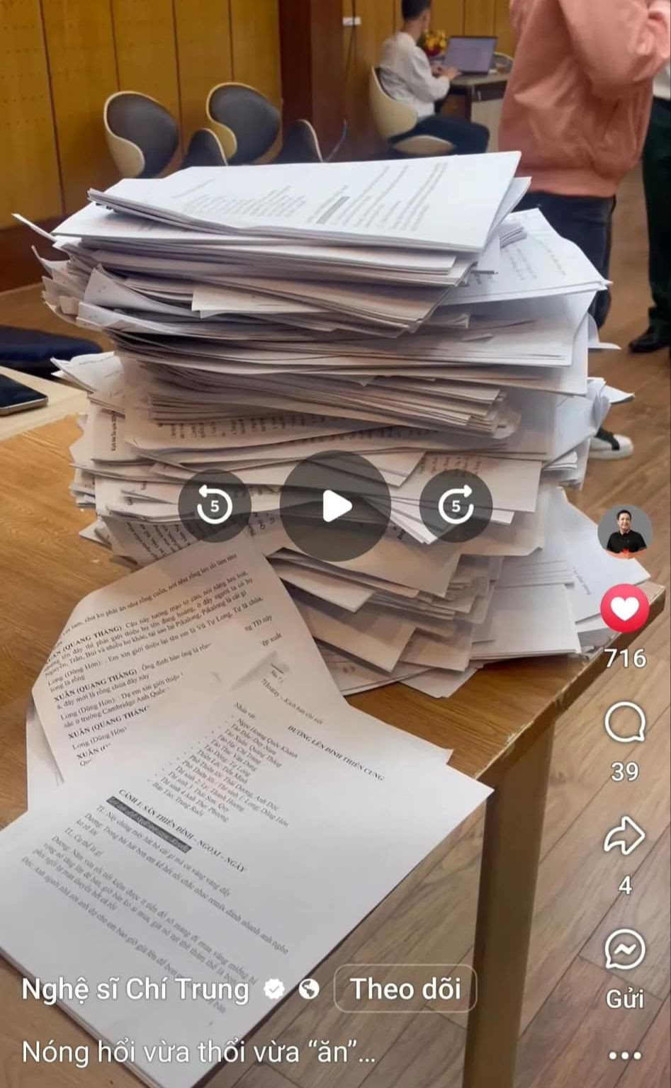 Một phần nhỏ ghi lại bảng phân vai, kịch bản Táo Quân được NSƯT Chí Trung đăng tải.