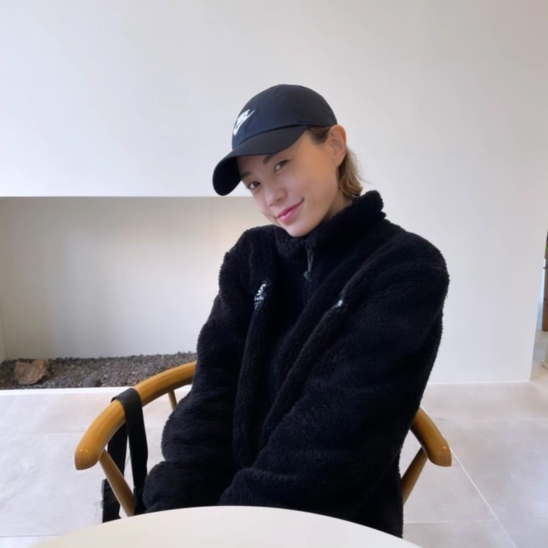 Chia sẻ khi được nhiều khán giả quan tâm, Ye Ji cho hay: “Tôi hy vọng nhiều người quan tâm đến môn bắn súng thể thao và yêu thích, theo đuổi nó. Đó là cách chúng ta tiếp tục khám phá những siêu sao như Oh Ye Jin và giành được nhiều huy chương hơn. Hãy nhớ rằng bạn cũng có thể giành được huy chương Olympic!". Chia sẻ khi được nhiều khán giả quan tâm, Ye Ji cho hay: “Tôi hy vọng nhiều người quan tâm đến môn bắn súng thể thao và yêu thích, theo đuổi nó. Đó là cách chúng ta tiếp tục khám phá những siêu sao như Oh Ye Jin và giành được nhiều huy chương hơn. Hãy nhớ rằng bạn cũng có thể giành được huy chương Olympic!".