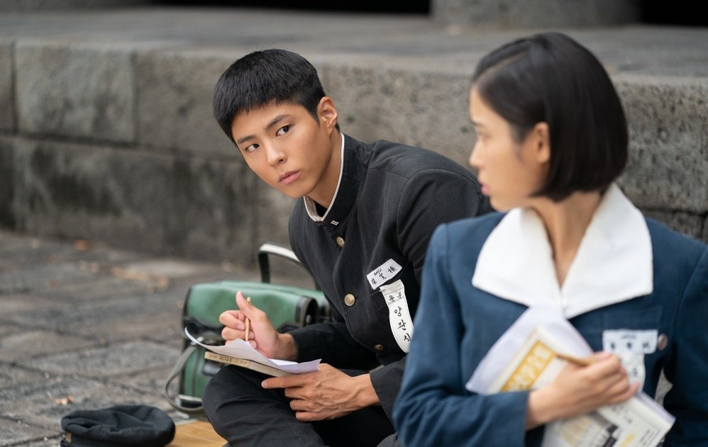 Bộ phim có mức kinh phí khổng lồ lên tới 60 tỷ won (41,5 triệu USD).