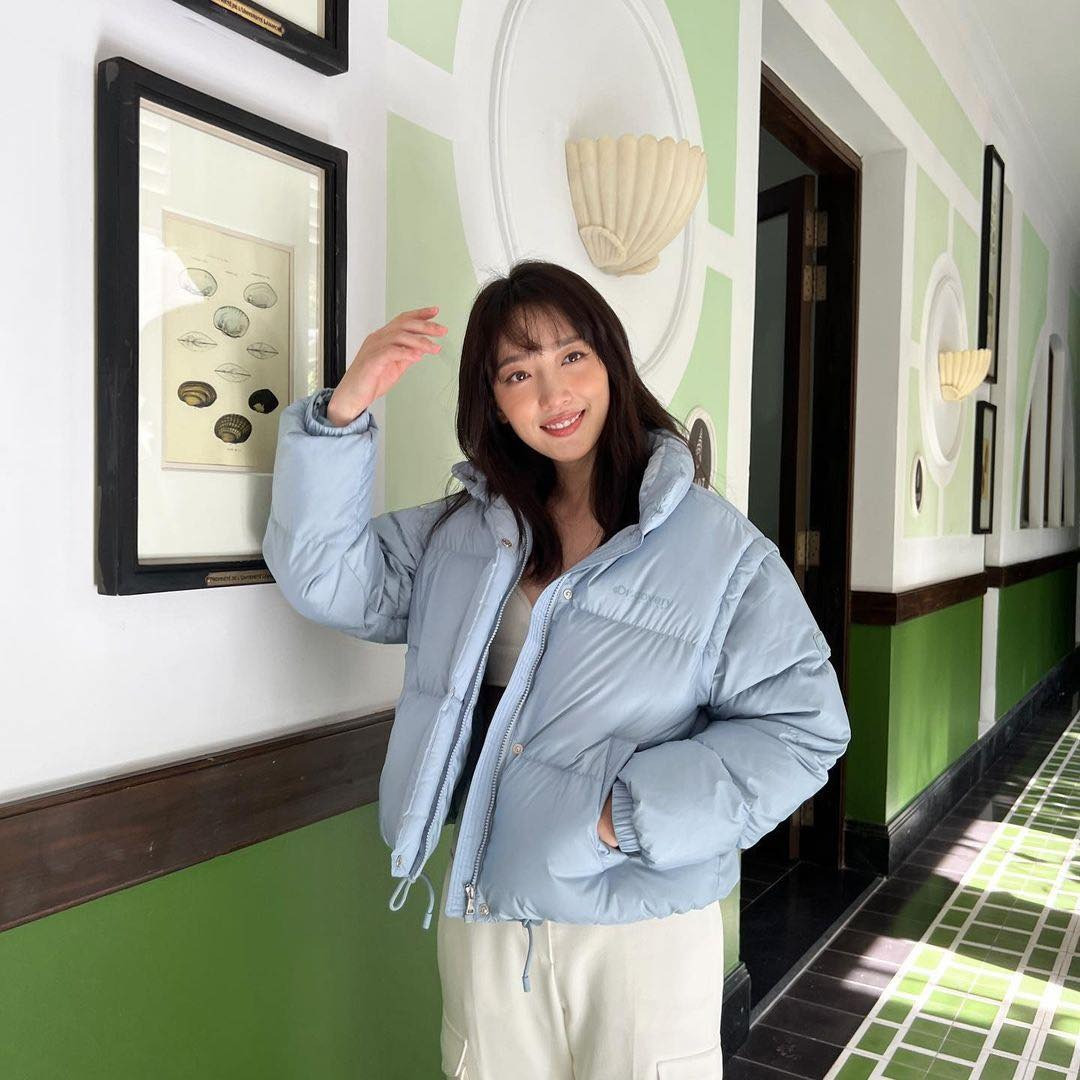 Nữ diễn viên Pyo Ye Jin gây bất ngờ chia sẻ hình ảnh du lịch tại Việt Nam. Ngôi sao sinh năm 1992 đang có chuyến nghỉ dưỡng ở Phú Quốc, tại resort cao cấp.