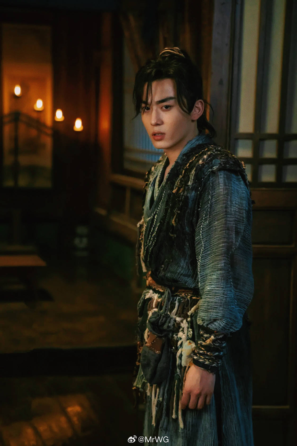 Vương Tử Thuần (trái) vai Tiểu Long Nữ, đóng cặp cùng Triệu Hoa Vi vai Dương Quá. Vương Tử Thuần (trái) vai Tiểu Long Nữ, đóng cặp cùng Triệu Hoa Vi vai Dương Quá.