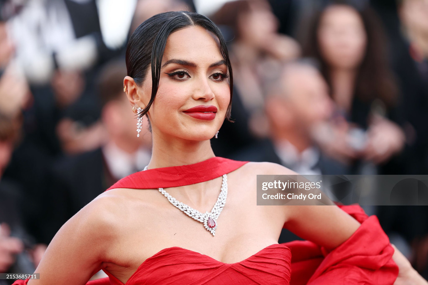 Doanh nhân và biểu tượng thời trang người Ấn Độ Diipa Khosla gây chú ý với vẻ ngoài lộng lẫy. Cô không gây thất vọng trong việc tạo ấn tượng trước công chúng. Lần xuất hiện mới nhất của cô tại Cannes cũng không ngoại lệ. Doanh nhân và biểu tượng thời trang người Ấn Độ Diipa Khosla gây chú ý với vẻ ngoài lộng lẫy. Cô không gây thất vọng trong việc tạo ấn tượng trước công chúng. Lần xuất hiện mới nhất của cô tại Cannes cũng không ngoại lệ.