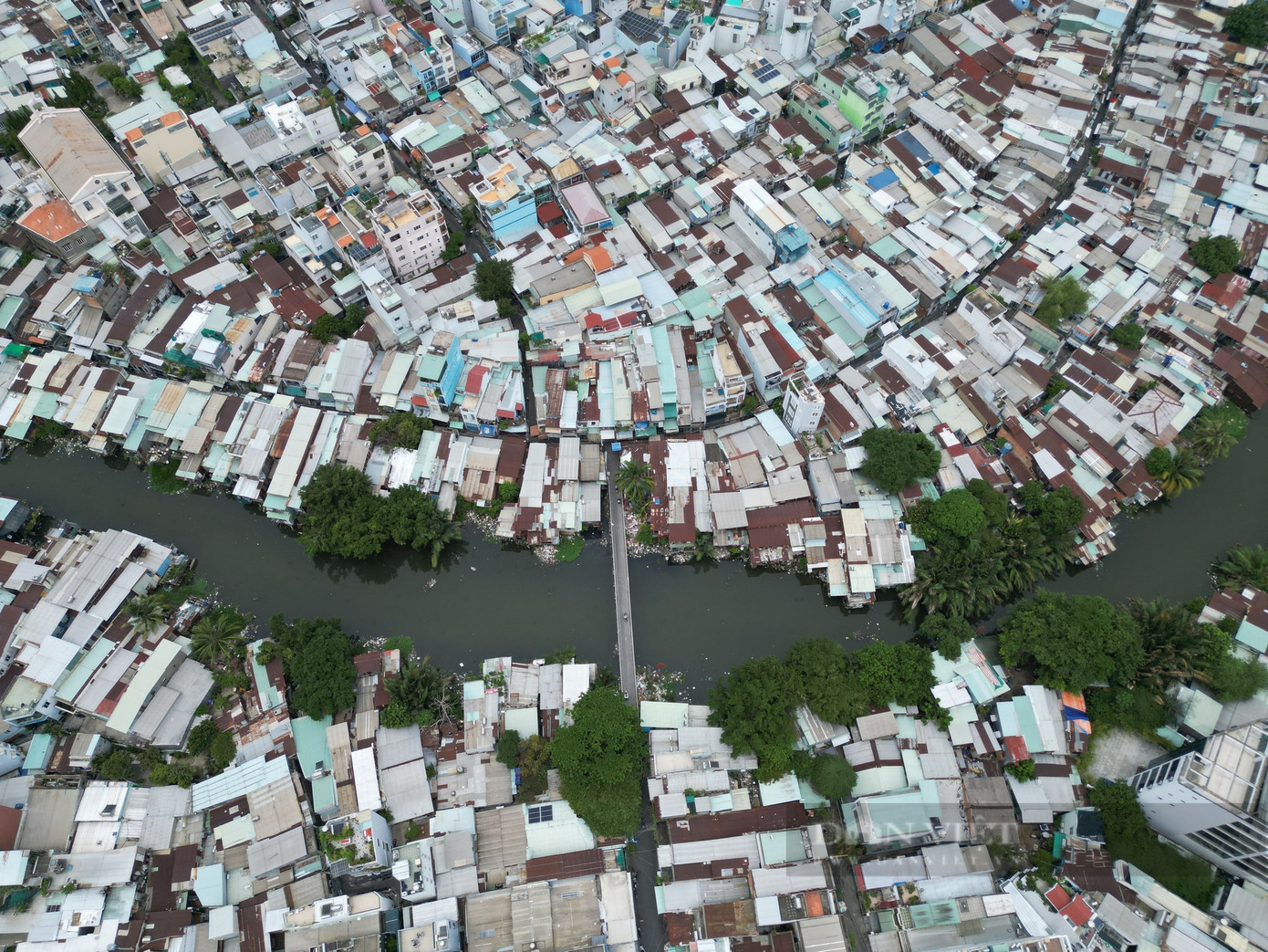 Rạch Xuyên Tâm dài gần 9km, chảy qua quận Bình Thạnh và Gò Vấp. Ảnh: D.B