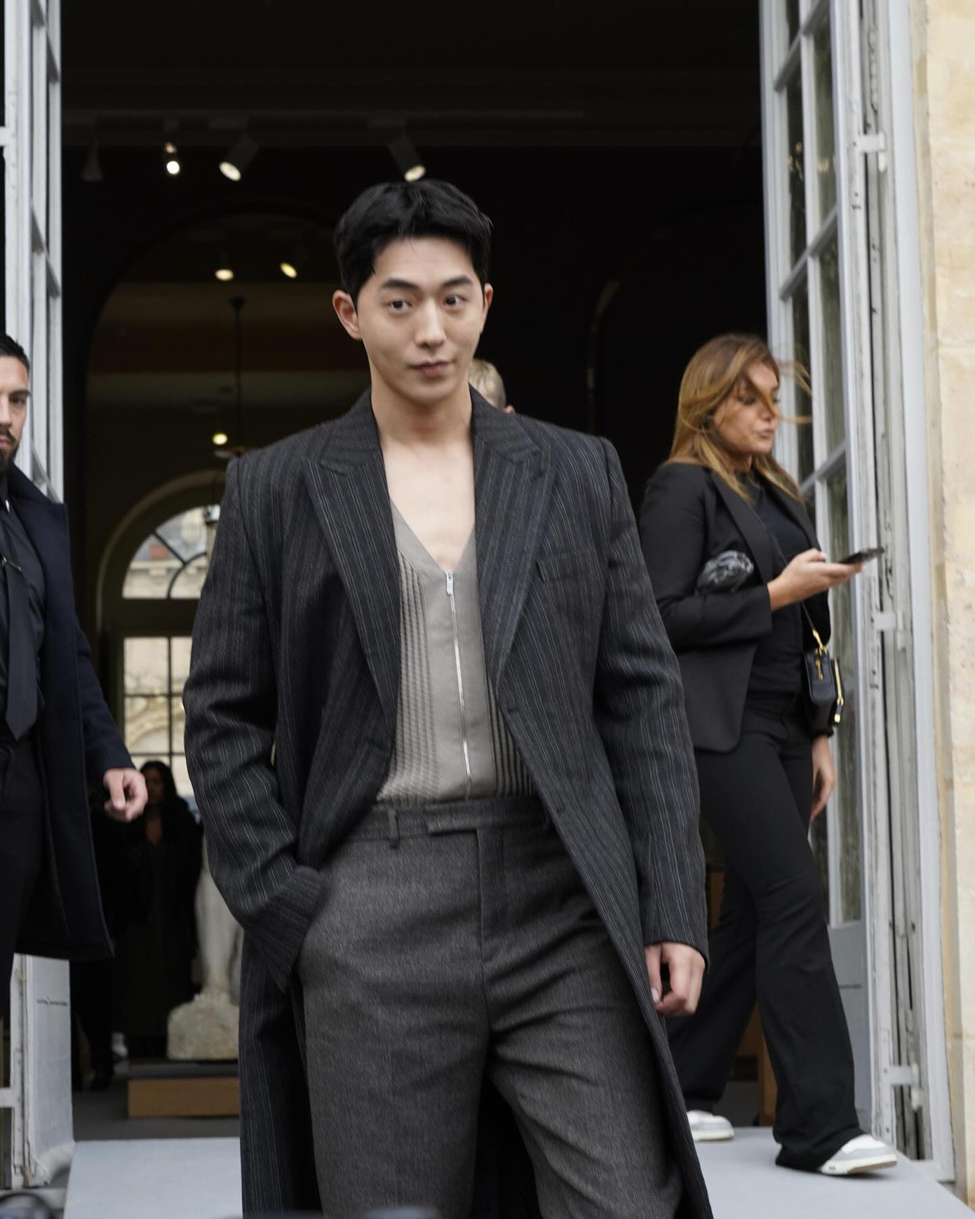 Vừa hoàn thành nhập ngũ, Nam Joo Hyuk trở lại showbiz bằng hoạt động ở tuần lễ thời trang Paris. Nam diễn viên Tuổi 25, tuổi 21 được bổ nhiệm làm đại sứ Dior Beauty, khu vực Hàn Quốc và Đại sứ thương hiệu Dior năm 2022.